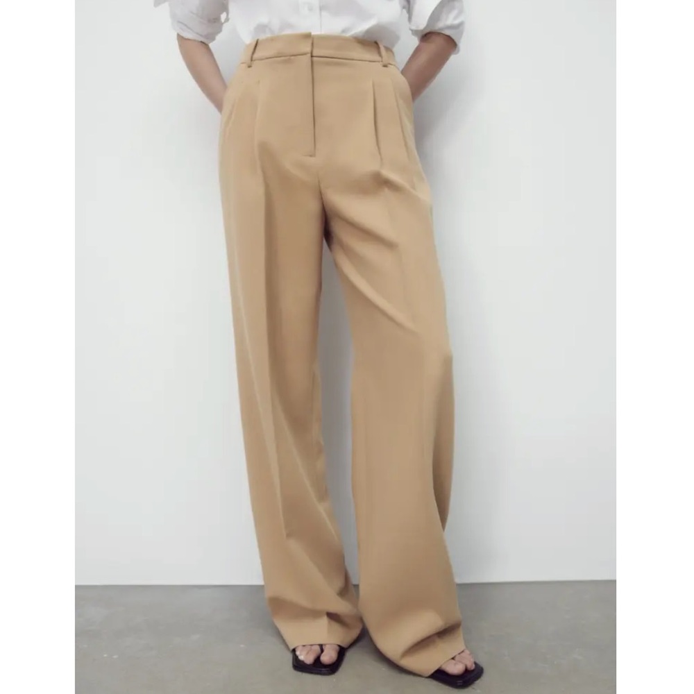 Zara high rise wide leg pleated trousers in tan
Size S (see measurements)